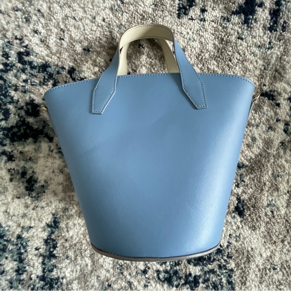 Barney’s Bucket Bag - Picture 3 of 5